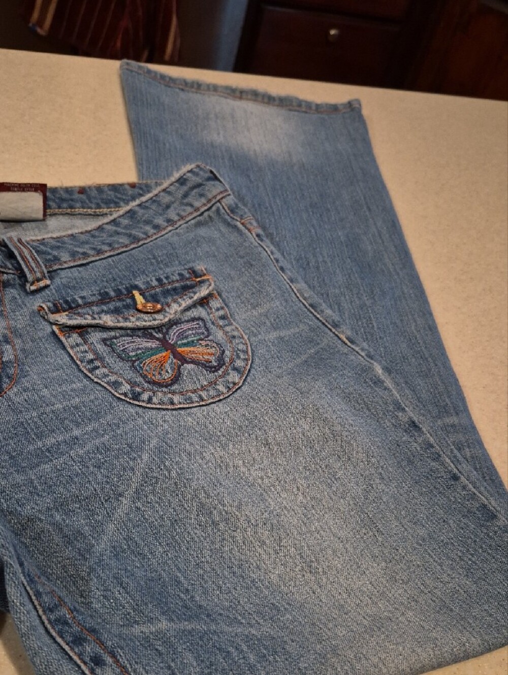 BONGO Light Wash Denim Jeans with Butterfly Embroidery Pockets 13 - Picture 5 of 9